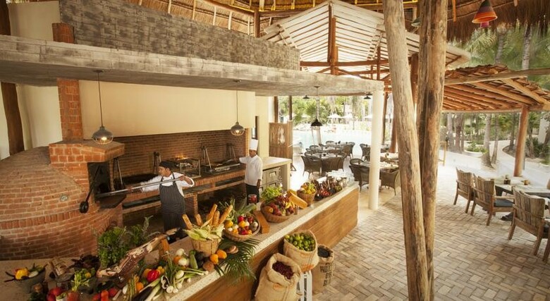 Hotel Mahekal Beach Resort