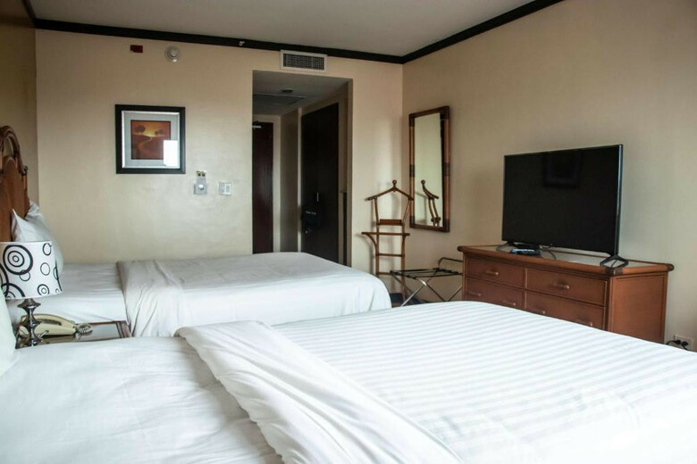 Radisson Col�n 2000 Hotel & Casino