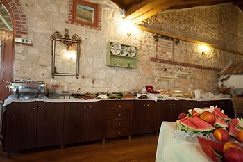 Petrino Suites Hotel