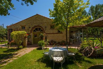 Petrino Suites Hotel