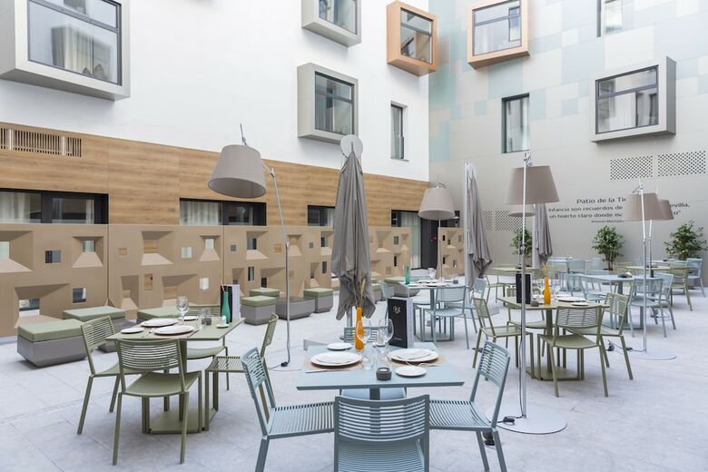 Hotel Macia Sevilla Kubb