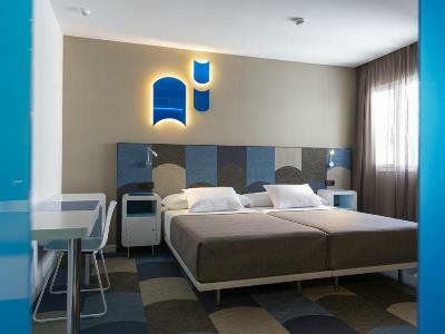 Hotel Macia Sevilla Kubb