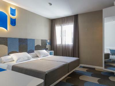 Hotel Macia Sevilla Kubb