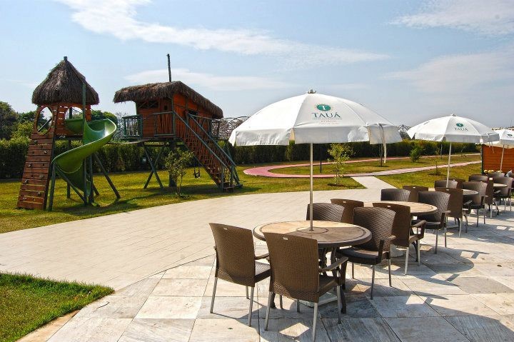 Tau� Hotel & Convention