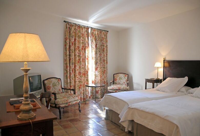 Hotel Puerta De La Luna