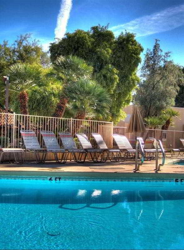 Hotel Dobson Ranch Inn And Resort