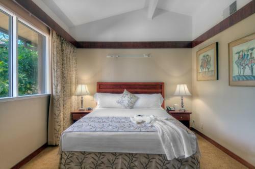 Dinah's Garden Hotel & Trader Vic's