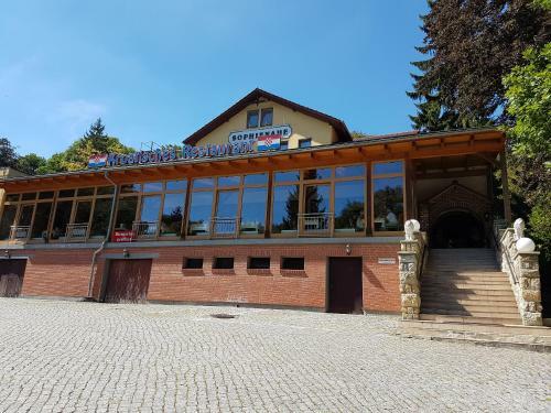 Hotel - Restaurant Sophienaue