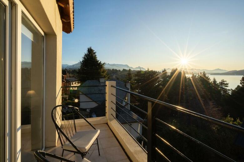 Nbh Lacus Boutique Hotel