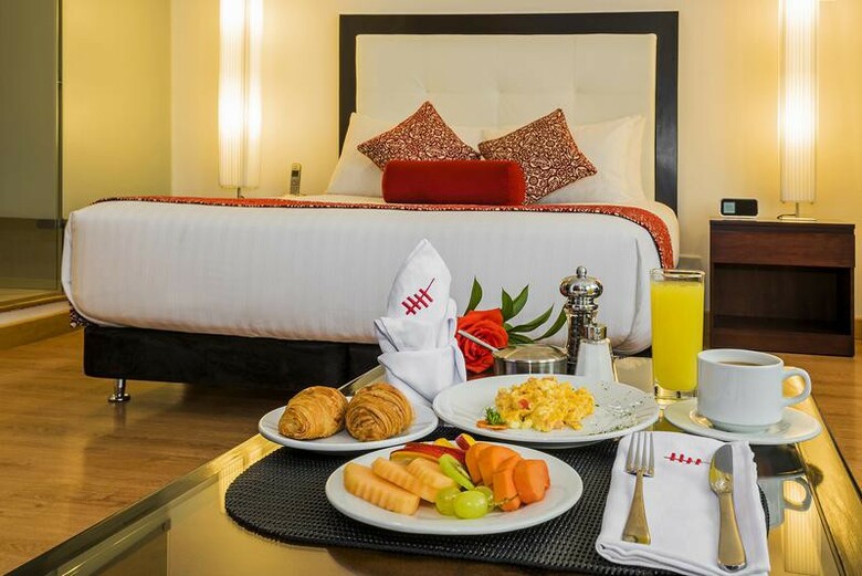 Hotel Hill House Suites