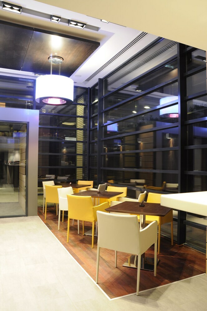 Berthelot Hotel