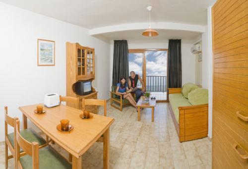 Apartamentos Bahia De San Antonio