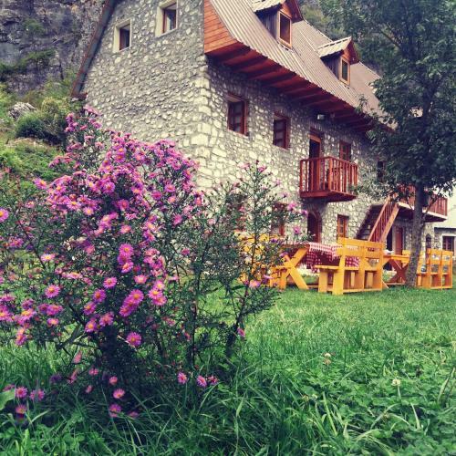 Hostal Bujtina Berishta Theth