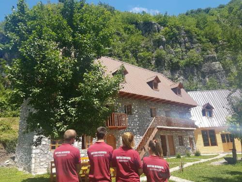 Hostal Bujtina Berishta Theth