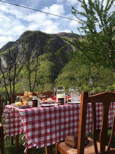 Hostal Bujtina Berishta Theth