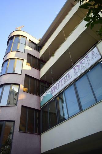 Hotel Deja