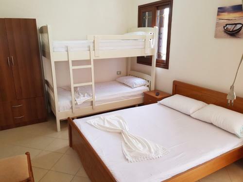 Hostal Eglent's Tourist House