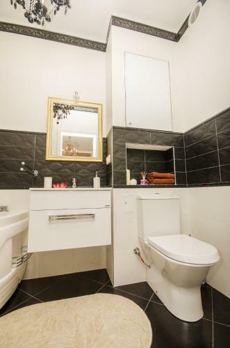 Molnar Apartments Nezavisimosti 37