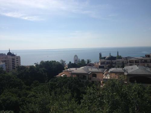 Dilov Apartments In Yalta Golden Sands