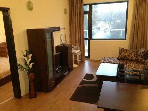 Dilov Apartments In Yalta Golden Sands