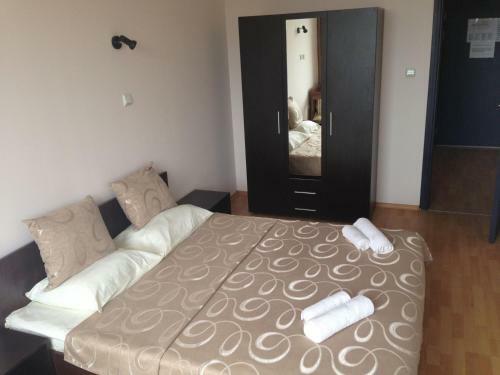 Dilov Apartments In Yalta Golden Sands