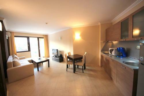 Menada Regina Mare Apartments