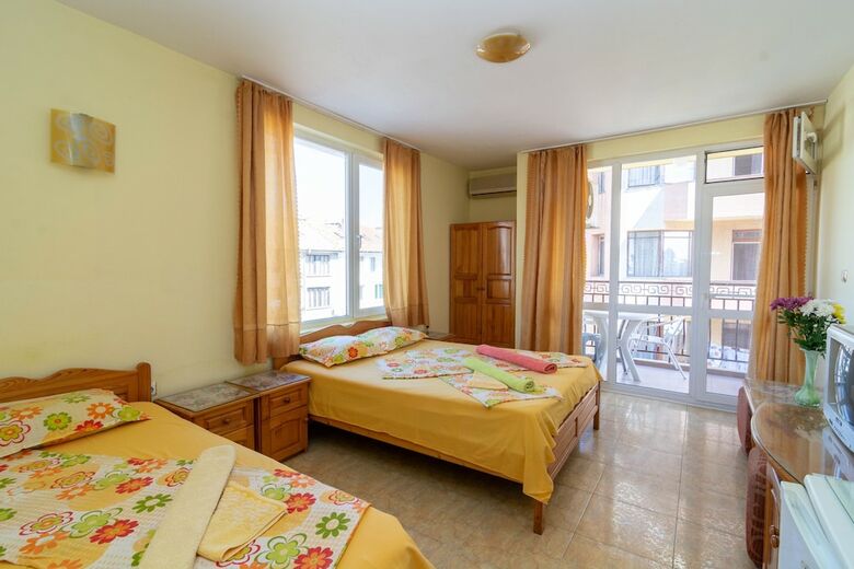 Hostal Fener Guest House