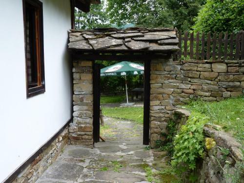 Tacheva Family House - Pool Access