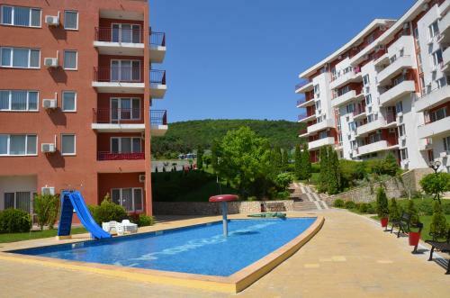 Single Private Apartments In Marina View Fort Beach