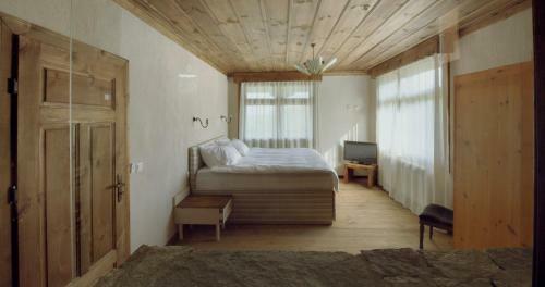 Leshten Guest Homes