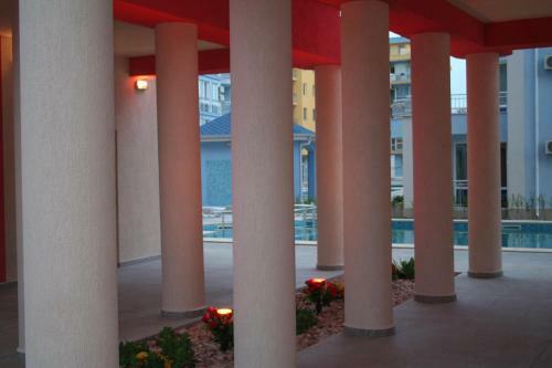 Rose Garden Hotel
