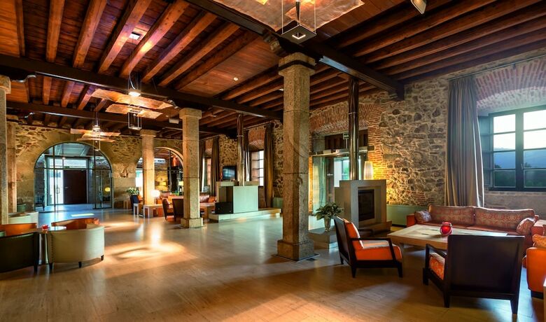 Hotel Iz�n Puerta De Gredos