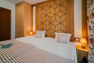 Alexander Services Holiday Apartments