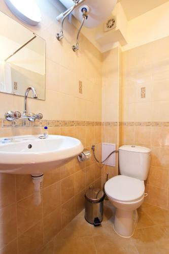 Hostal Guest House Edelweiss