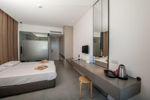 Piere - Anne Beach Hotel