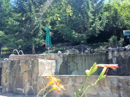 Parlapanova Guest House - Pool Access