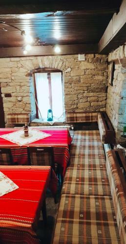 Parlapanova Guest House - Pool Access