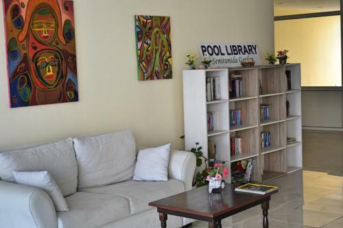 Semiramida Garden Apartment Eh