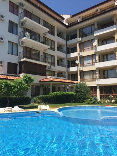 Solar Apartments In Diamond Bay