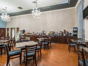 Hotel Comfort Inn & Suites