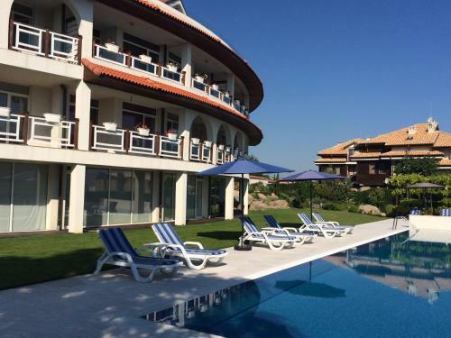 Apolonia Apartments