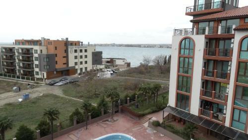 Aparthotel Chateau Del Marina Apart Complex