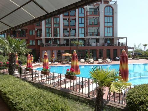 Aparthotel Chateau Del Marina Apart Complex