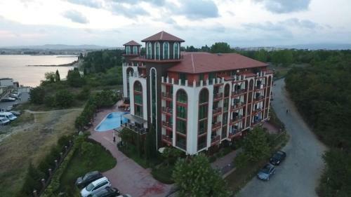 Aparthotel Chateau Del Marina Apart Complex