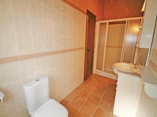 Four-bedroom Holiday Home Coin With A Fireplace 07