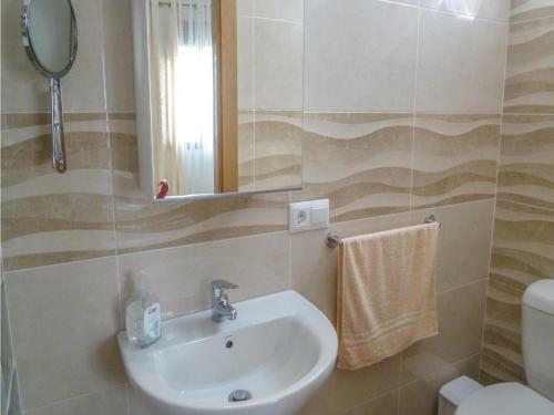Six-bedroom Holiday Home In Sayalonga