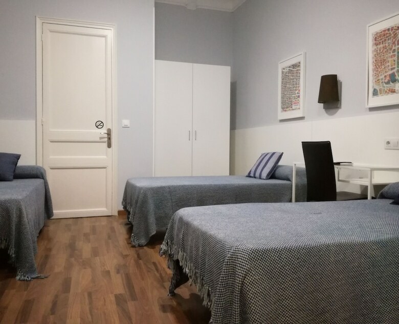 Hostal Lesseps