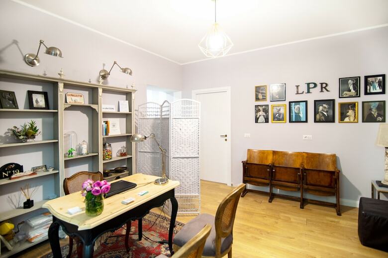 Hostal La Piazzetta Rooms