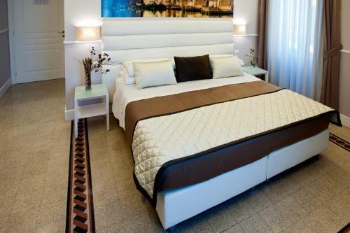 Hostal La Mongolfiera Rooms In Navona