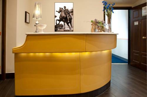 Hostal La Mongolfiera Rooms In Navona